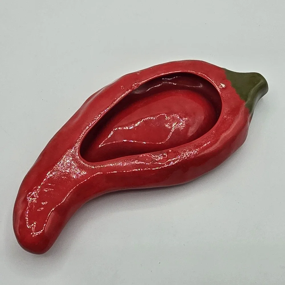 CHILI PEPPER CERAMIC SPOON‎ REST